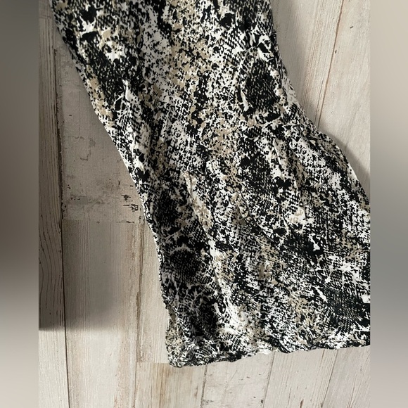 Savanna Jane Womens Aztec Embroidered Long Bell Sleeve V Neck Top Sz Small Boho - Picture 4 of 7